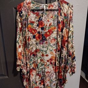 Like New Floral kimono